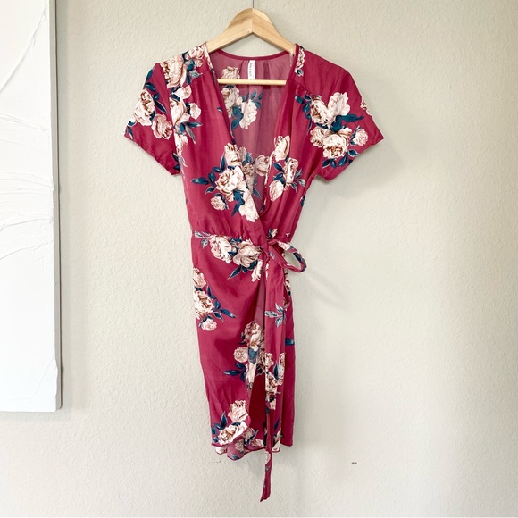 Floral Wrap Dress - Picture 3 of 8